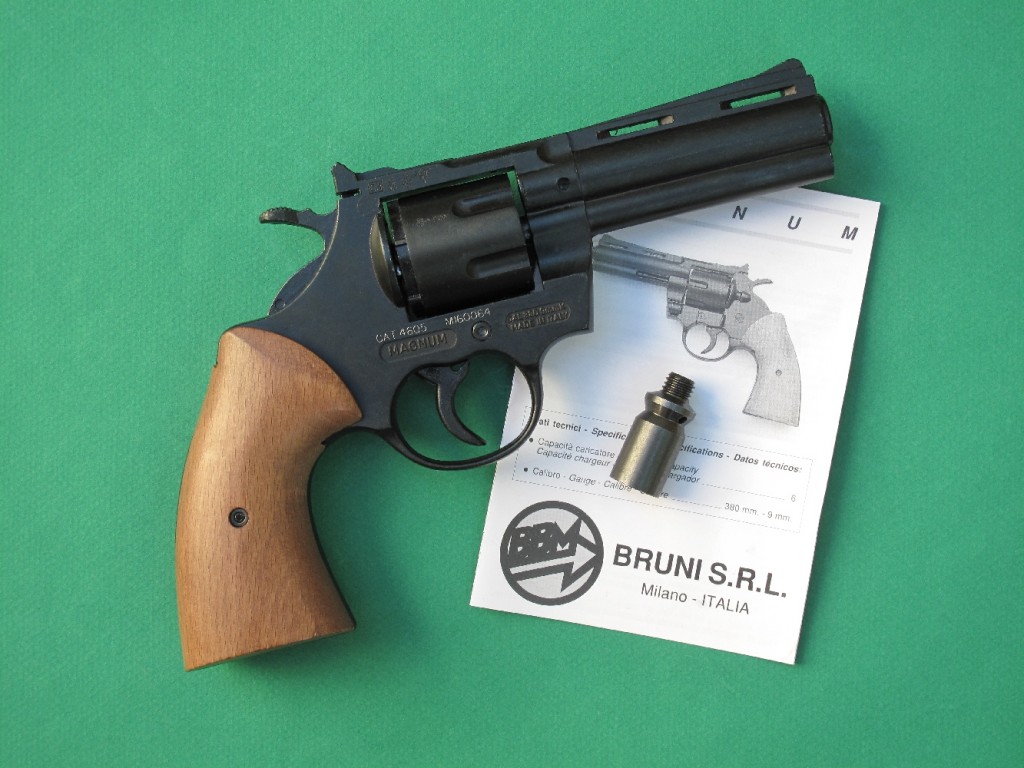 Le revolver d'alarme BBM Bruni « Magnum » est une réplique du Colt Python, revolver mythique chambré en calibre .357 Magnum. Ce revolver d'alarme permet le tir des cartouches de calibre 9 mm RK à blanc, des cartouches Flash, des cartouches lacrymogènes (à gaz CS ou OC), des fusées lumineuses de 15 mm (grâce à l'embout fourni avec l'arme) et des munitions de défense SAPL Self-Gomm, à balle en caoutchouc de calibre 18 mm.